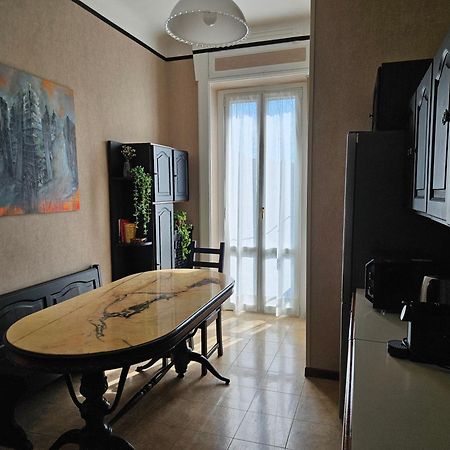 Homegallery - Elegante Appartamento Milanese المظهر الخارجي الصورة